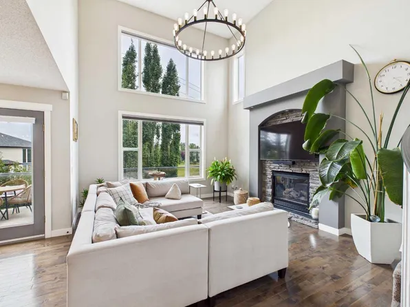 51 Panamount Hts NW, Calgary, AB T3K 5T2