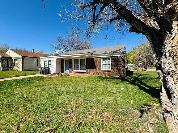 3rd image of 3833 SE 24th St