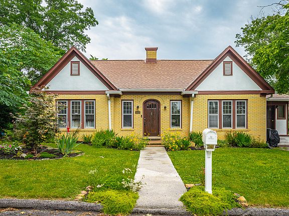 2nd image of 3321 Windsor Ct