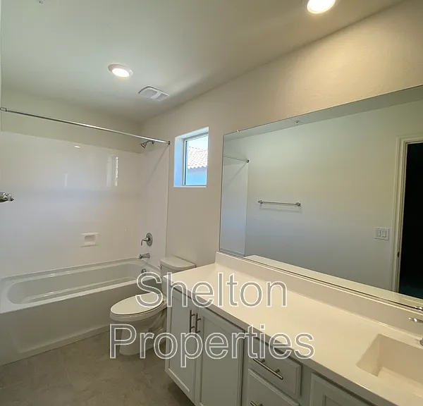 1721 N Marketside Ave — Photo 10