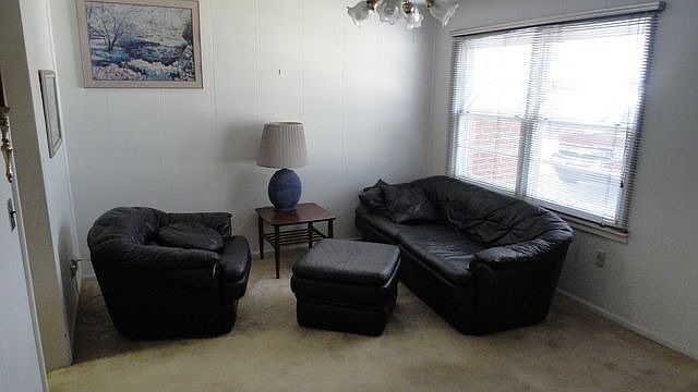 2nd image of 1108 SW 47th St