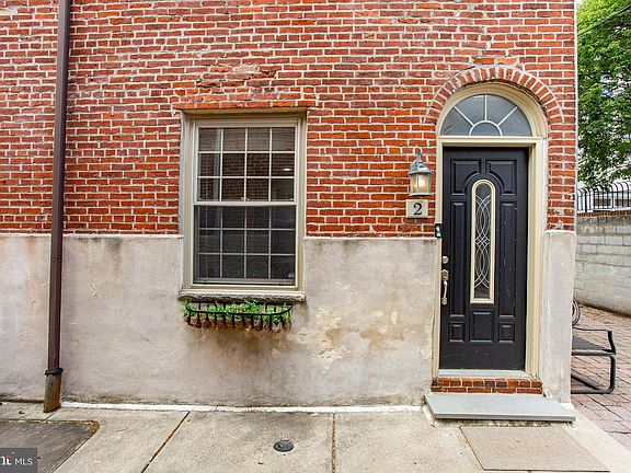 3rd image of 525 Fitzwater St APT 2