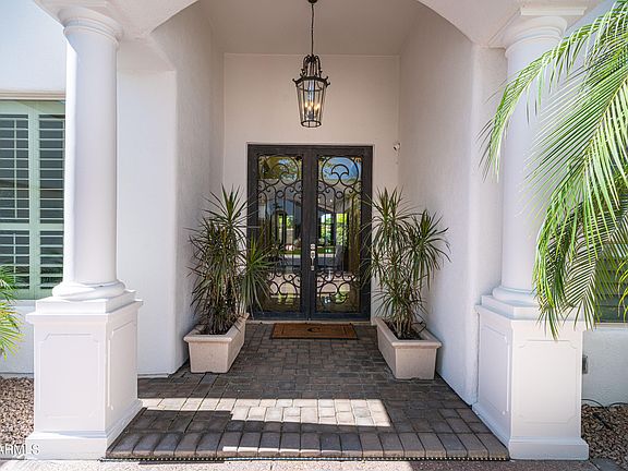4th image of 681 W AZALEA Drive