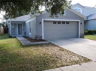 416 Maple Pointe Dr, Seffner, FL 33584