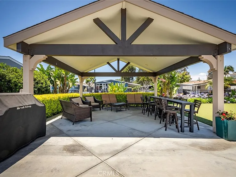 4292 Lahaina Dr — Photo 17