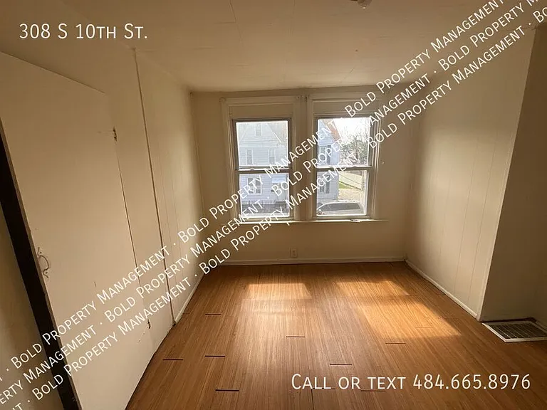 308 S 10th St — Photo 5