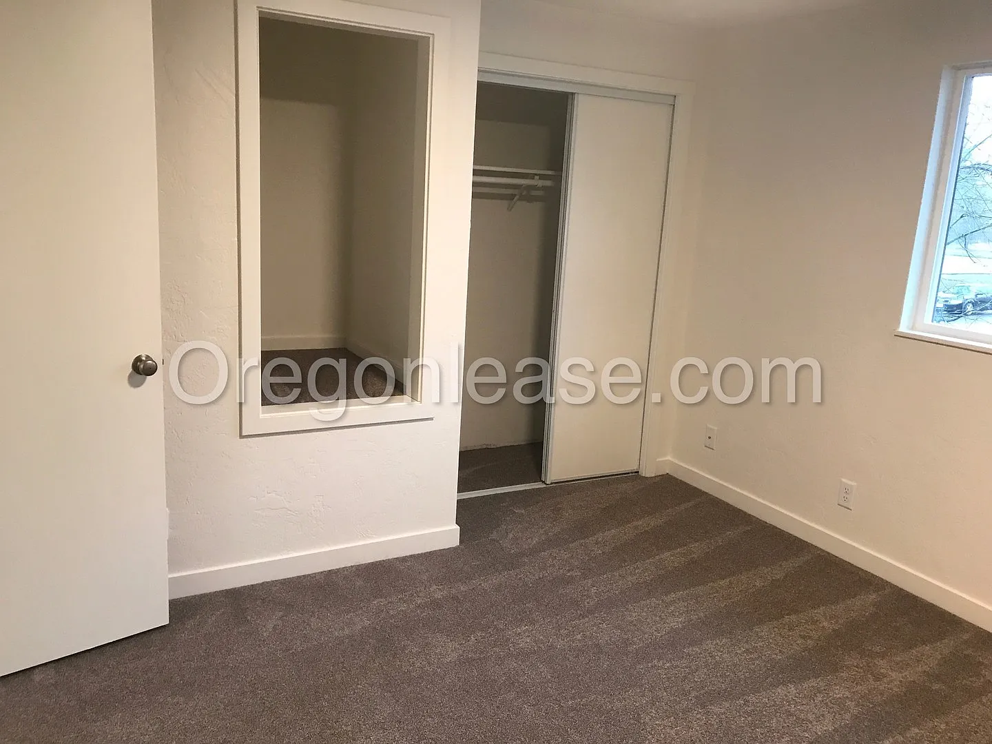 Two bedroom 1.5 bath townhouse in West Springfield — Photo 4