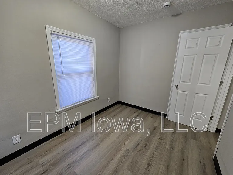 1125 N Barclay St — Photo 14