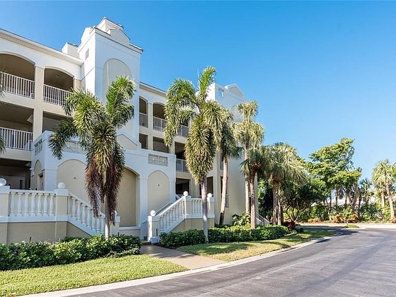 3rd image of 7654 Pebble Creek Cir APT 302