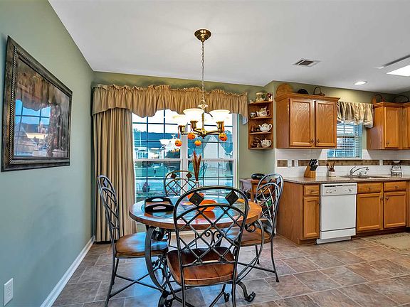 4th image of 723 Brimstone Ln