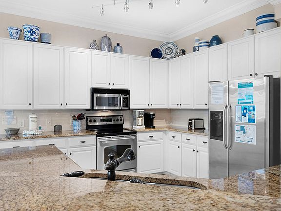 3rd image of 5254 Tivoli Dr #5254
