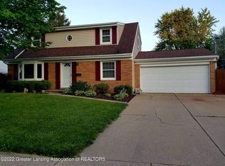 2911 Cumberland Rd, Lansing, MI 48906