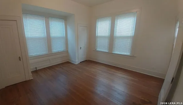 411 W Mistletoe Ave — Photo 10