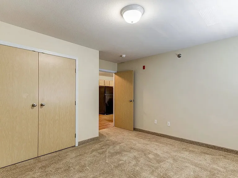 McEnroe Place Apartments — Photo 25
