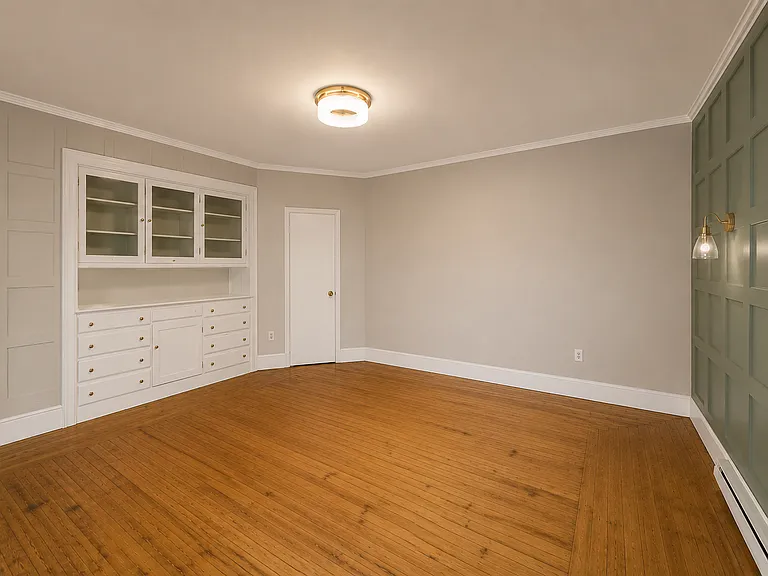 248 W Elm St #1 — Photo 4