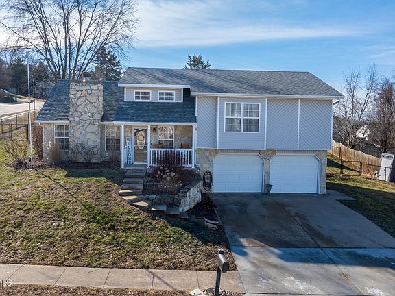 2nd image of 3807 Buckingham Park