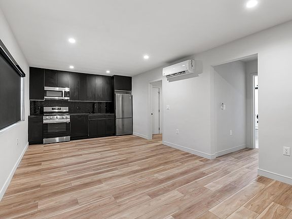 3rd image of 227 Lucas Ave APT 3