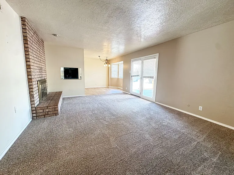 8221 Portales St NE — Photo 10