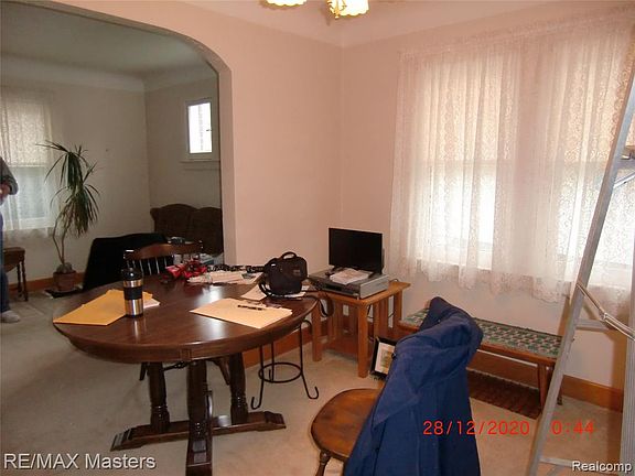 3rd image of 27146 James Ave