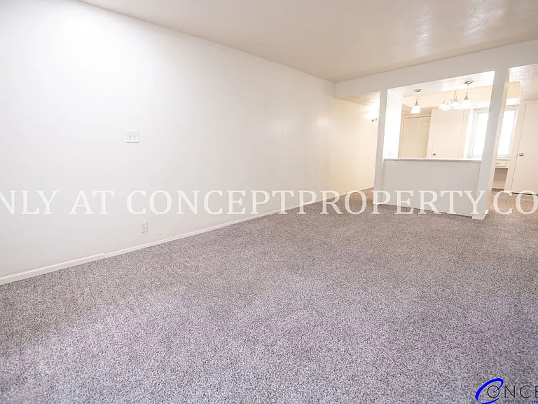 Foothill Terrace — Photo 49