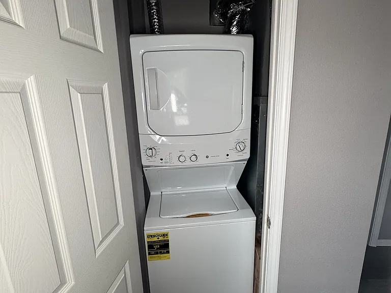 2834 Cedar Cir #4 — Photo 6