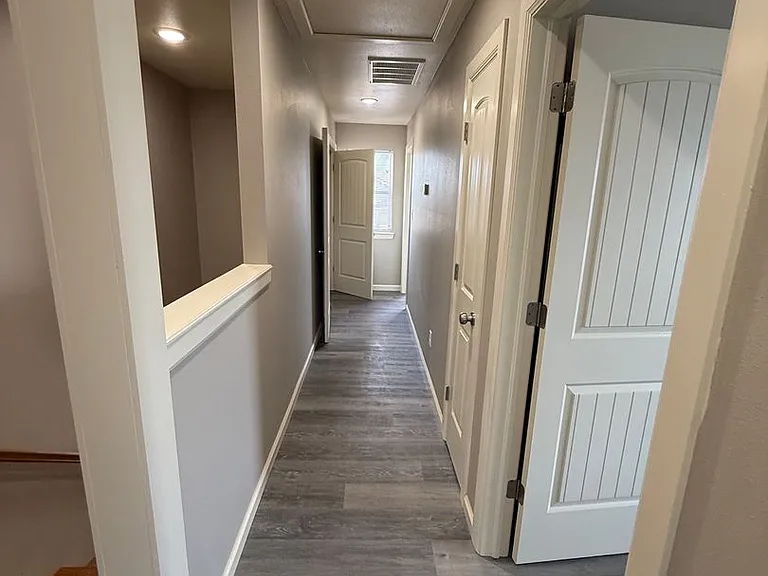 9004-9006 Sandra Way — Photo 11