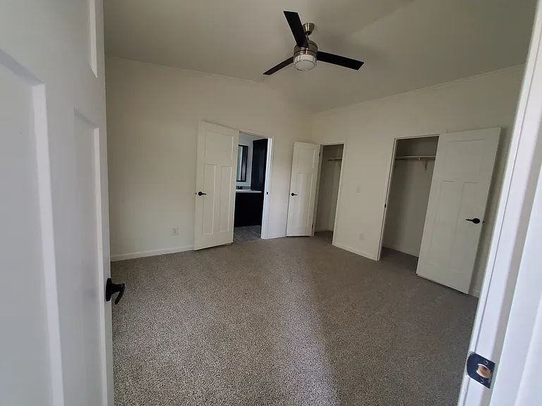 732 Hollow Ln — Photo 13