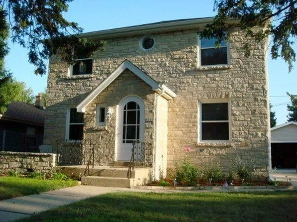 8809 W Rogers St, West Allis, WI 53227