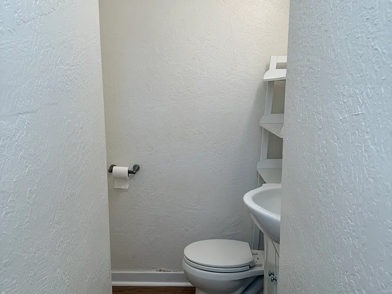 607 Isenberg St #6 — Photo 12
