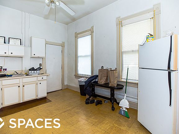 3rd image of 3108 N Western Ave APT 1R