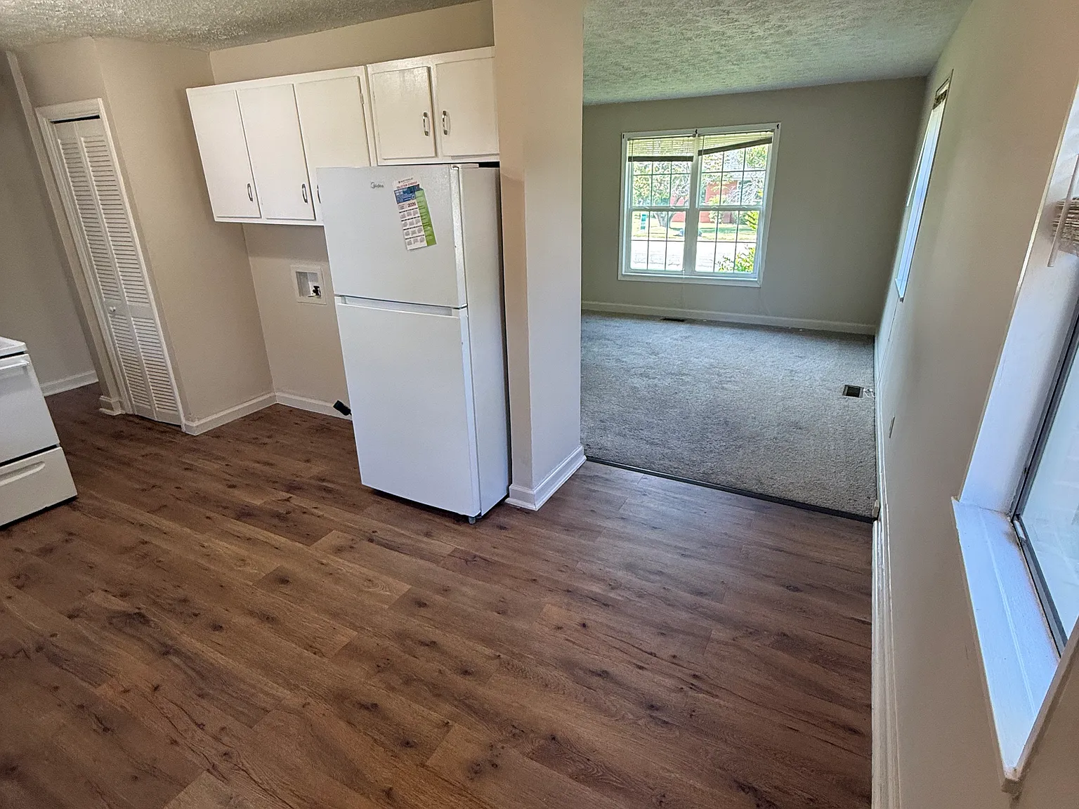 2 bed, 956 sqft, $1,000 — Photo 2