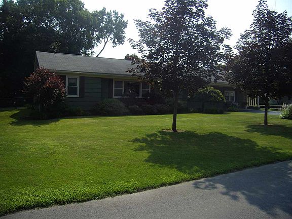 4th image of 16 Paris Ave