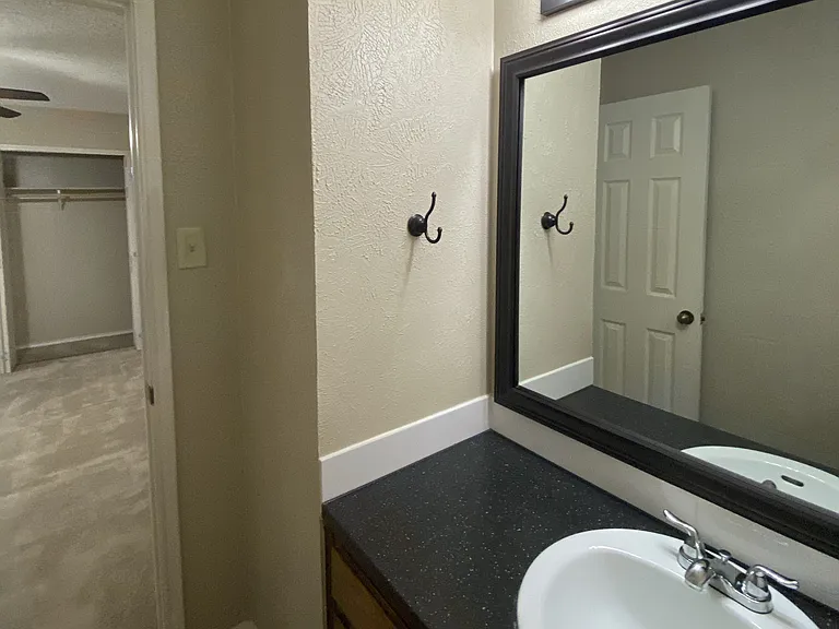 5520 Lewis Ct E — Photo 11