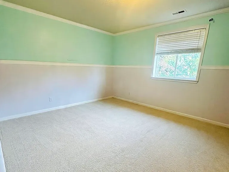 22196 SW Dewey Dr — Photo 18