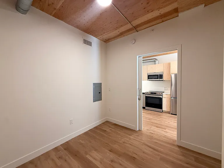 12th Street Apartments — Photo 35