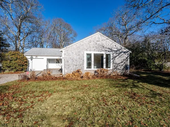 54 Murphy Rd, Barnstable, MA 02630