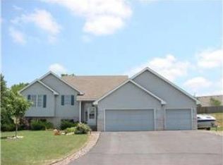 15768 Cardinal Cir, Rosemount, MN 55068
