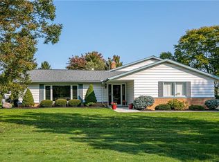 6735 Hickory Hill Dr, Mayfield, OH 44143