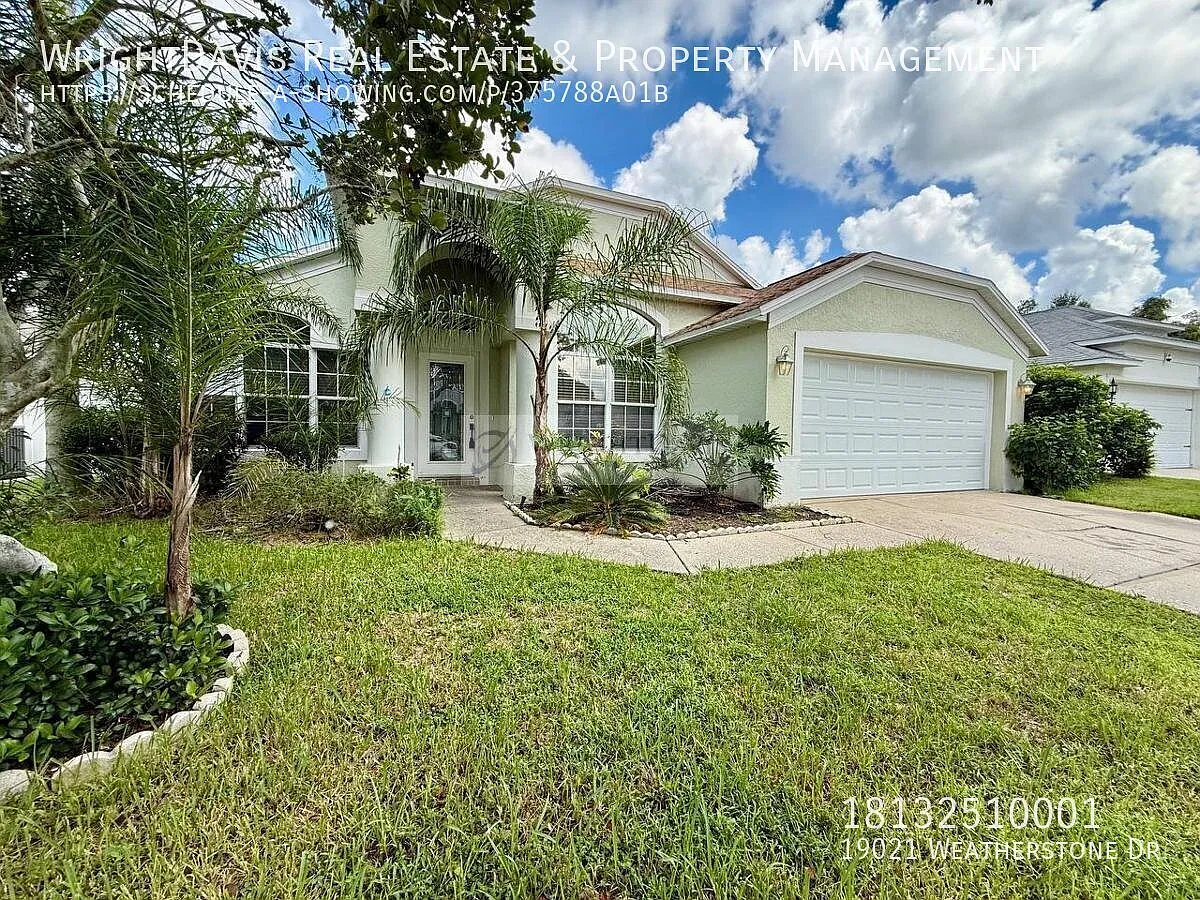 Charming 4/2 with 2 car garage in Pebble Creek! — Photo 2