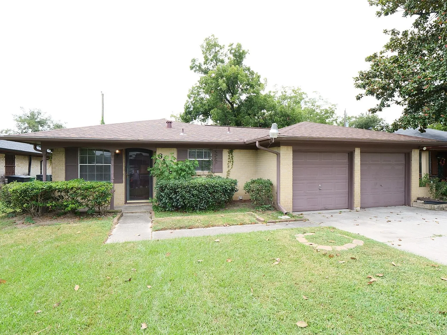 3 bed, 1.5 bath, 1014 sqft, $1,450 — Photo 2