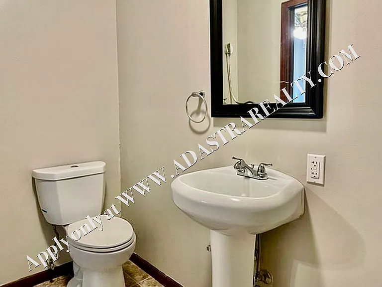 715 6th Ave — Photo 14