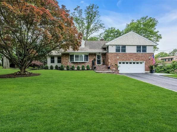 45 Pool Drive, Roslyn, NY 11576