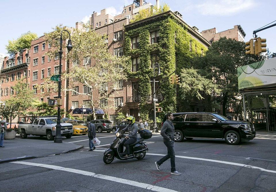 1st image of 125 E 17th St APT 22