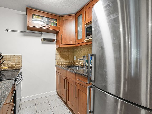 3rd image of 32 Whites Ave #D13