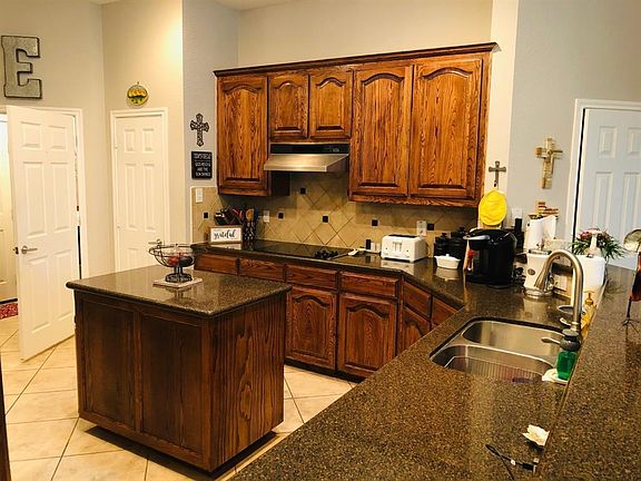 3rd image of 4109 Yancey Ln