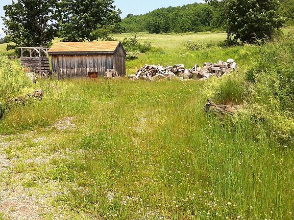 4th image of 662 Wheat Hill Rd