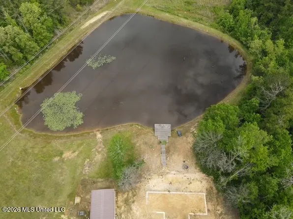 5133 Antioch Rd, Hazlehurst, MS 39083