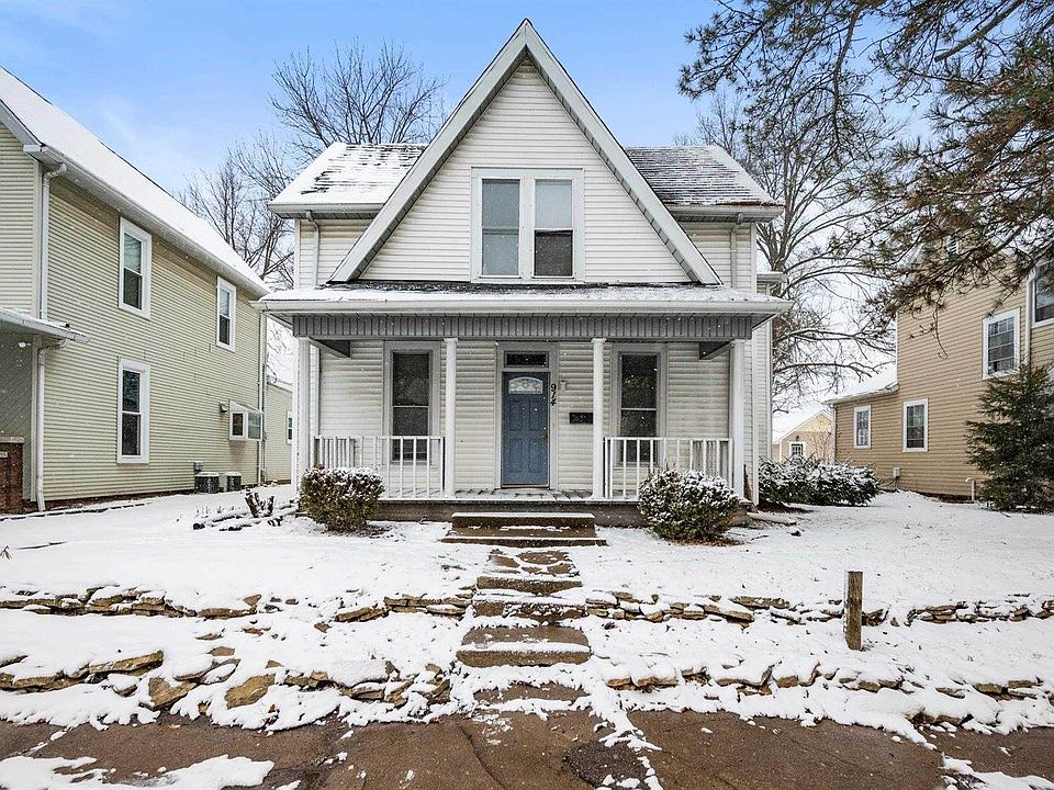 1st image of 914 W University Ave