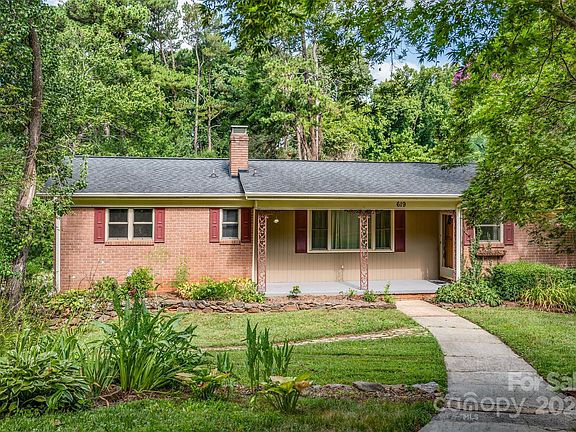 2nd image of 619 Oakdale Dr