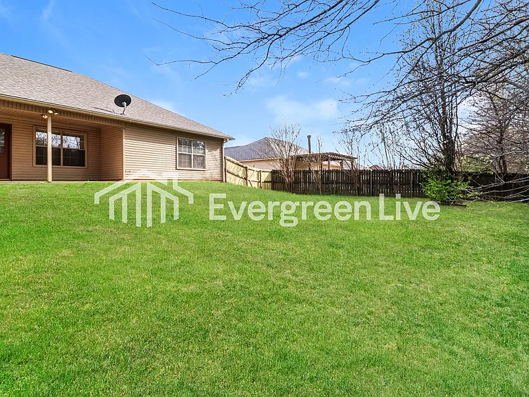 13913 Magnolia Glen Dr — Photo 15